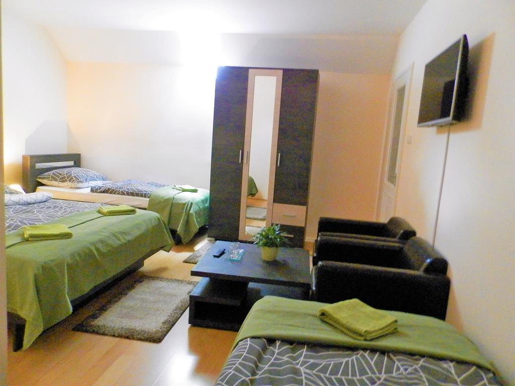 Bartok Ter Panzio Bed & Breakfast Eger Exterior photo