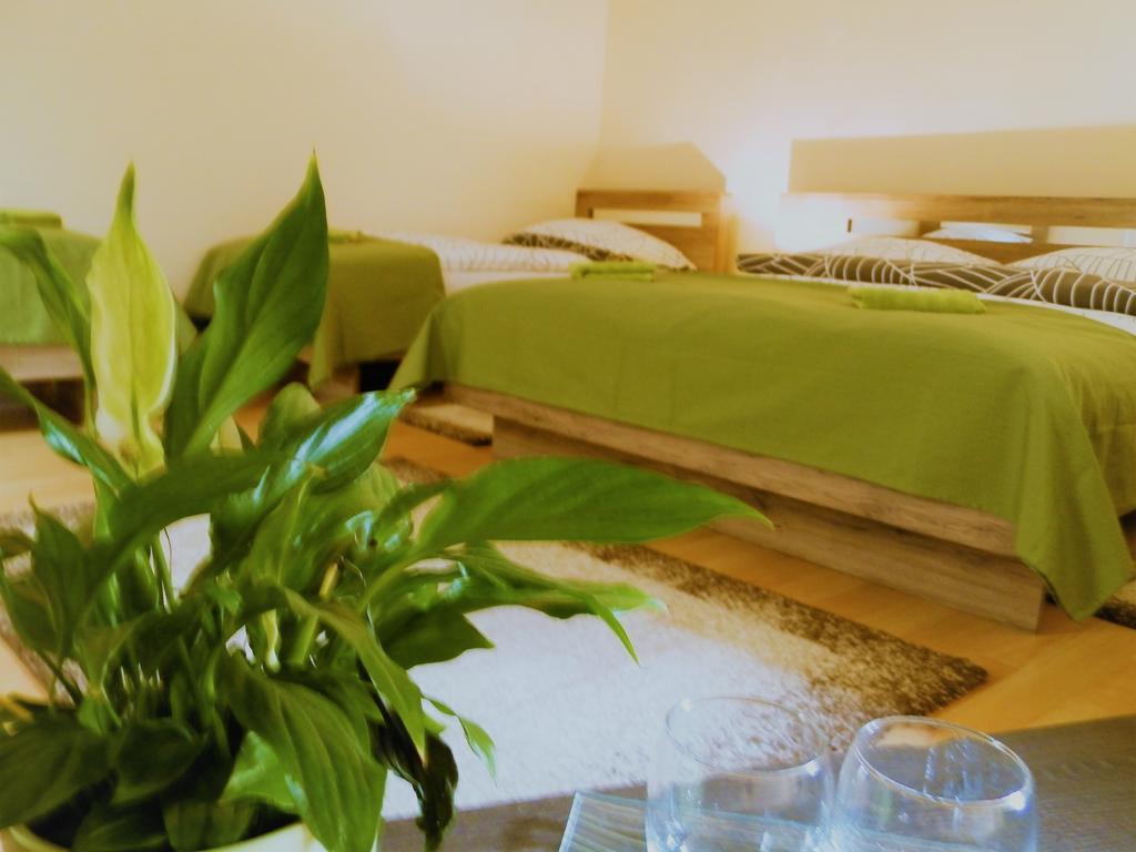 Bartok Ter Panzio Bed & Breakfast Eger Exterior photo